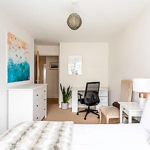 Bright Flat In Historic Whitechapel Londýn