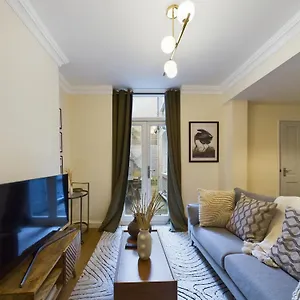 The Pimlico Place - 2bdr With Courtyard * Londra