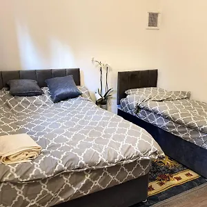 - Sleep4 - Familyfriendly Apartment Purley