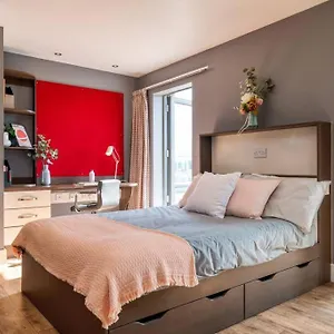 Apartment Student Only, Private In *