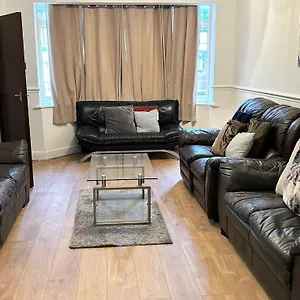Apartment London Luxury 5 Bedroom House 2 Min Walk To The Tube Station *