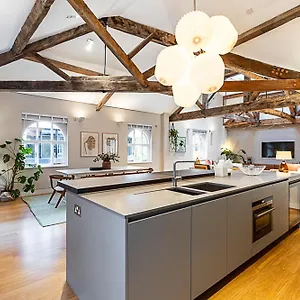 Holiday home Pepys House A Modern Touch Of History