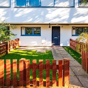 Apartment Beautiful 3-bed House-the Centre