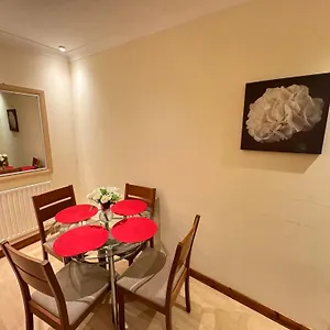 Apartment Comfortable Maisonette In London, With Great Transport Links