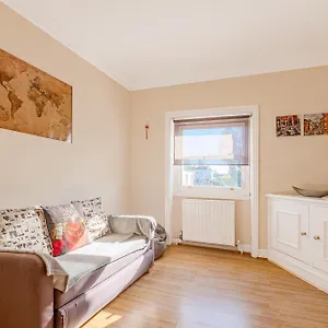 Comfy 1br Flat, 5 Minutes Chalk Farm Tube Apartment