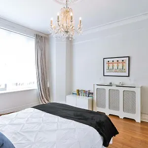 Elegant Bright Flat - Sleeps 5 Apartment