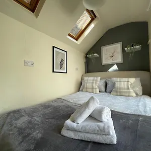 Gorgeous And Cosy 2 Bed In Fulham Apartment *
