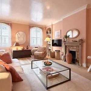 A Perfect Treasure Of A In Knightsbridge Apartment