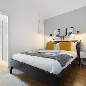 Putney Thames Garden Flat * London
