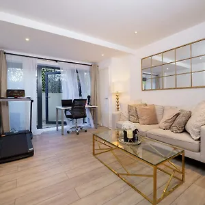 Modern 1-bed Boutique-style In Croydon