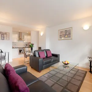 Roomspace Serviced Apartments - Groveland Court * London