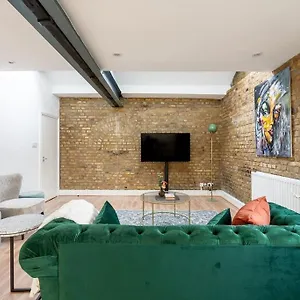 Stylish Apartment *