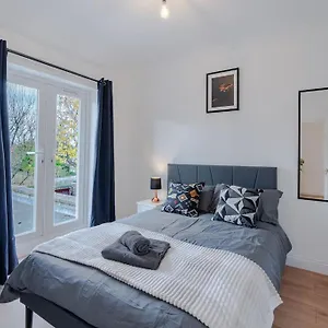 Putney Haven 3bd 2 Bath Sleeps 8 *