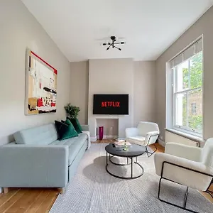 Stylish 2 Bed Flat On The Iconic Portobello Road * London