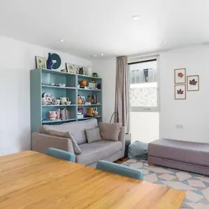 Apartment Amazing 2 Bedroom Flat In E20 *