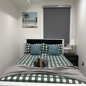 Cozy Corner Apartment *
