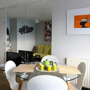 Angel, Bright & Colorful Flat * London