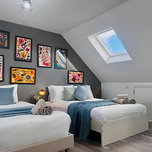 Bright Loft 30min To * London