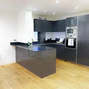 Luxury 2-bed With Stunning Views Near The Shard & Tower Bridge * London