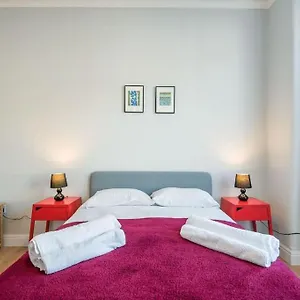 3 Bed Flat In Hammersmith Close To Underground * London