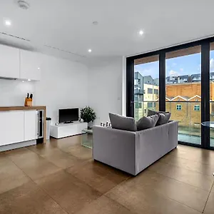 Londwell, Kings Cross & Pentonville Luxury Balcony London