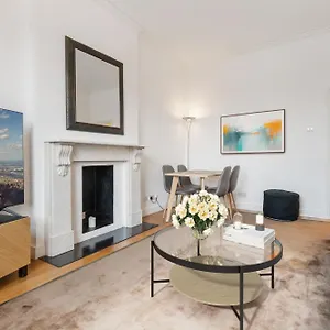 Heavenly Stays, Knightsbridge, Stylish 2-bd Escape Apartment *