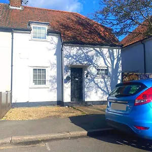 Delightful London House Chalet Bromley