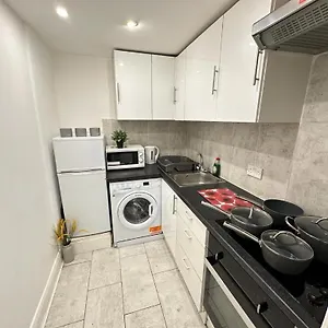 Apartment Park Lane Beautiful Family London