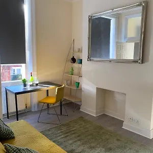 One Bedroom Newly Refurbished Flat Apartment London