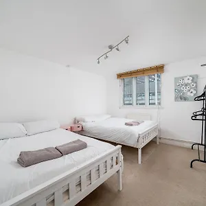Apartment Warm & Cosy Flat In King Cross London