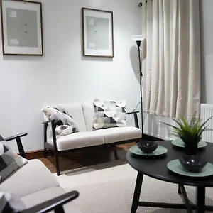 Apartment Modern, Cozy 3-bed House In Perfect For Families, Contractors And Groups!