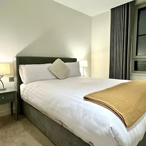 2 Bedroom Luxury Edgware Road By Wild Apartment