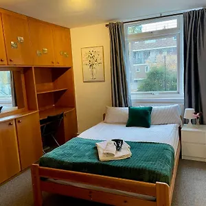 London City Apartment * London