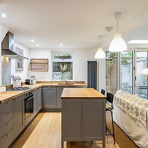 Stylish Battersea Apartment