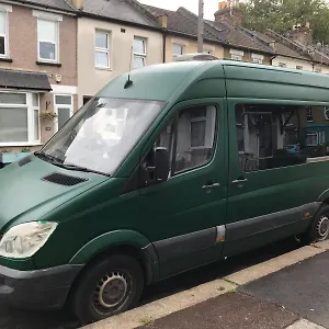 Cozy Campervan Close To Stratford Station Not An