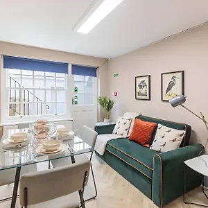 Apartment Bold & Vibrant 1-bedroom Escape In Prime Location! London