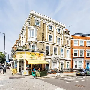 Three Bedroom 3 Bathroom In Kensington Apartment London