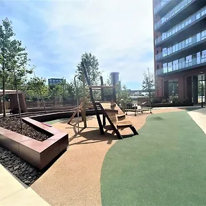 Stunning 1 Bedroom Apartment London