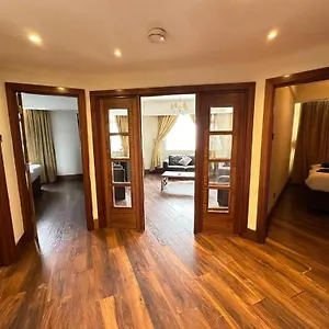 Marble Arch Beautiful Family Apartment London