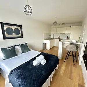 Homestay Northern Line With Free Parking