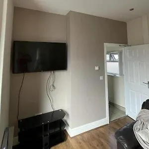 Comfy And Cosy 1 Bed Flat In Ig11 *