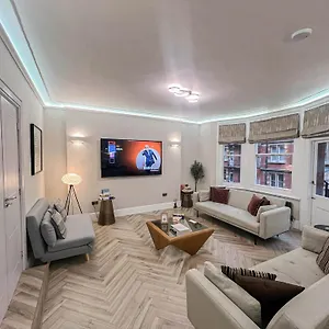 Grandeur 4-bedroom In Baker St Near Regent's Park Apartment *