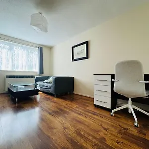 Апартаменты Self Contained 1 Bed Flat Next To Transport For Canary Wharf And Excel, O2 With Free Parking *