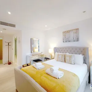 3 Bed Serviced In Battersea - River Views