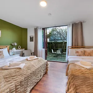 Very Big Place In Camden Town 2 Minutes To Kings Cross London
