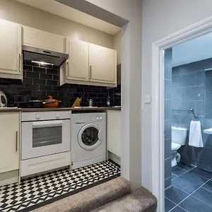 Stylish Apartment,12 Minutes Tube To Oxford Street,central London,ac,free Wifi Apartment *