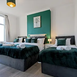 Stylish Pad In Apartment *