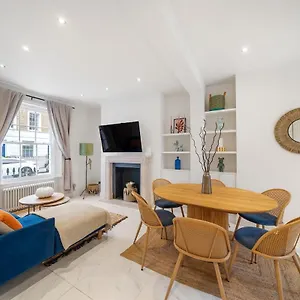 Holiday home New Stylish 3-bed Pimlico House Near Big Ben *