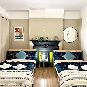 Delux Near Centre Homestay *