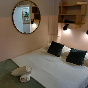 Tiny Space Zone 1 Apartment London